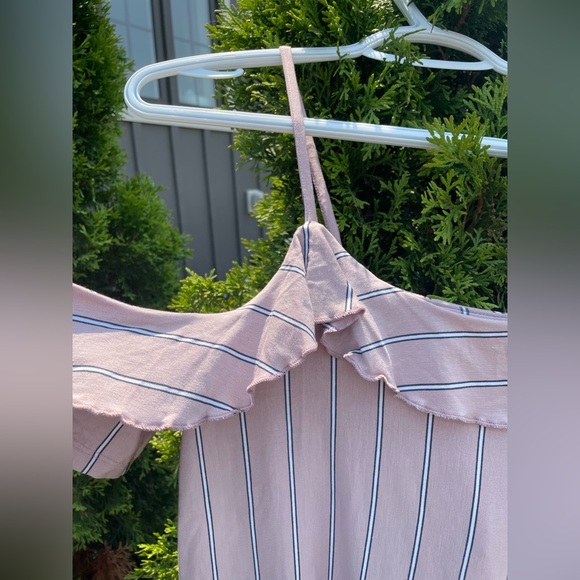 Tags still on, summer top - Picture 5 of 6